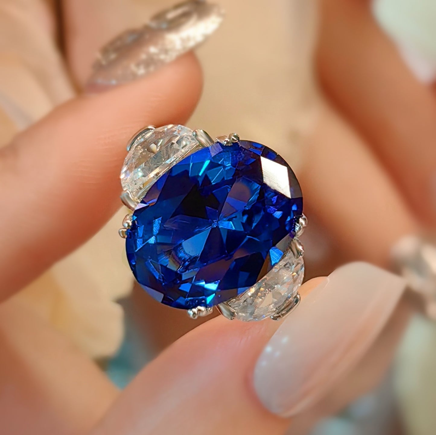 Fashionable Light Luxury Royal Blue Spinel Ring with Simple Temperament for Women